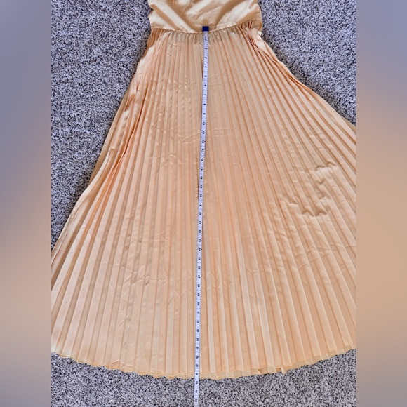 Butter Yellow Pleated Midi Dress Open Back Wedding Guest Size Medium - Picture 3 of 7